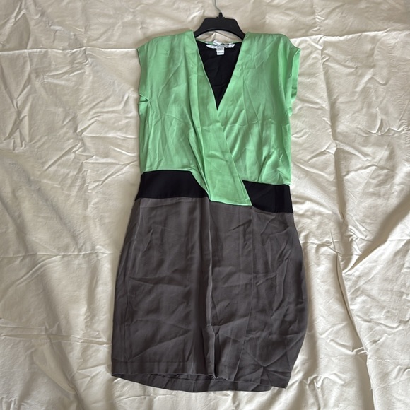 Diane Von Furstenburg dress Size 6 - Picture 2 of 3